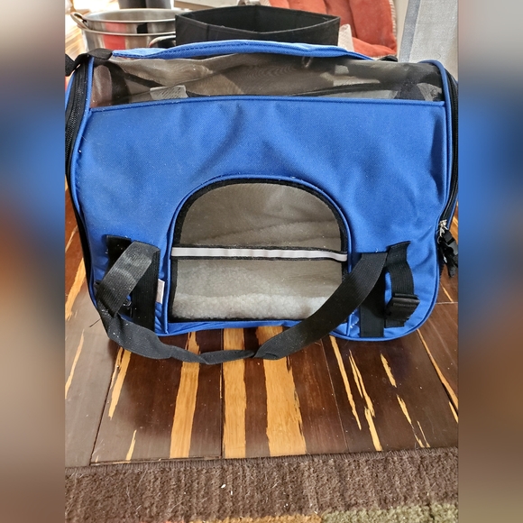 Small Pet Carrier - Picture 1 of 4